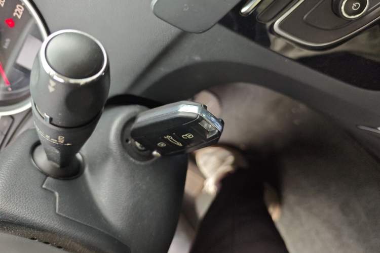 Used Peugeot 508 2012 2.0L Automatic Smart Enjoyment Version Vehicle Key