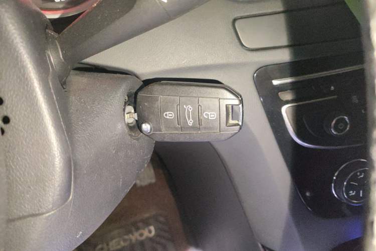 Used Peugeot 508 2012 2.0L Automatic Smart Enjoyment Version Vehicle Key