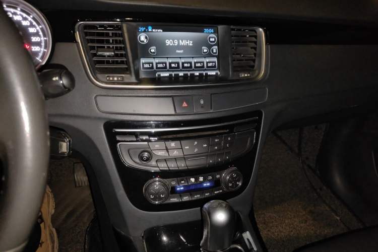 Used Peugeot 508 2013 2.0L 2nd Anniversary Edition Automatic Smart Enjoyment Version Audio And AC Panel