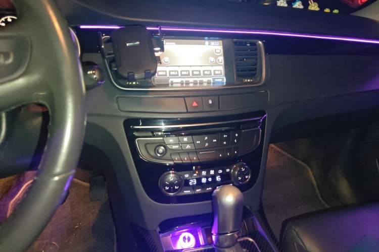 Used Peugeot 508 2013 2.0L 2nd Anniversary Edition Automatic Smart Enjoyment Version Audio And AC Panel