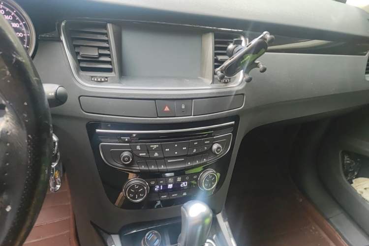 Used Peugeot 508 2013 2.0L 2nd Anniversary Edition with Automatic Sunroof – Classic Version Audio And AC Panel
