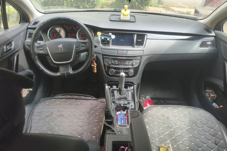 Used Peugeot 508 2013 2.0L 2nd Anniversary Edition with Automatic Sunroof – Classic Version Center Console