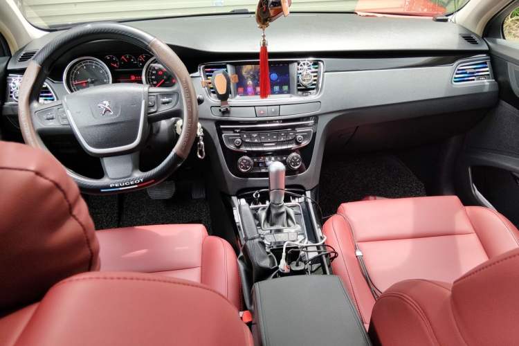 Used Peugeot 508 2013 2.0L 2nd Anniversary Edition with Automatic Sunroof – Classic Version Center Console
