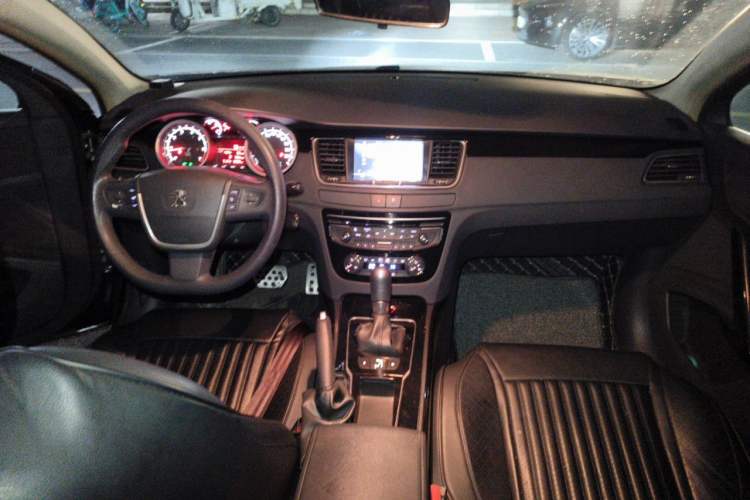 Used Peugeot 508 2013 2.0L 2nd Anniversary Edition with Automatic Sunroof – Classic Version Center Console