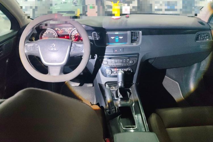 Used Peugeot 508 2013 2.0L 2nd Anniversary Edition with Automatic Sunroof – Classic Version Center Console