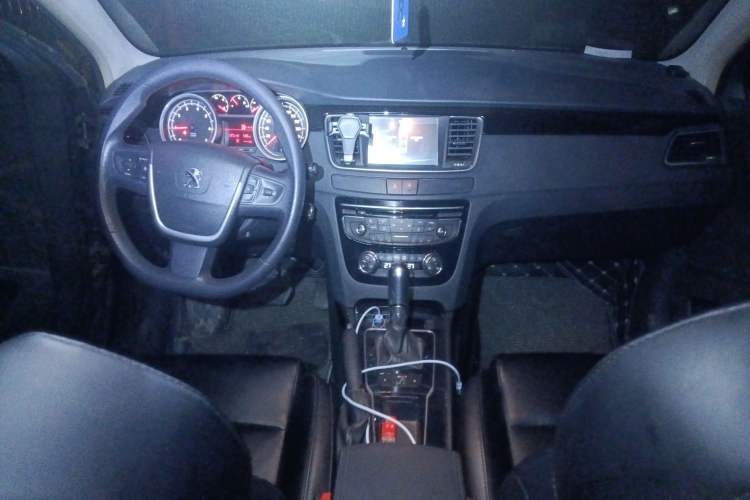 Used Peugeot 508 2013 2.0L 2nd Anniversary Edition with Automatic Sunroof – Classic Version Center Console