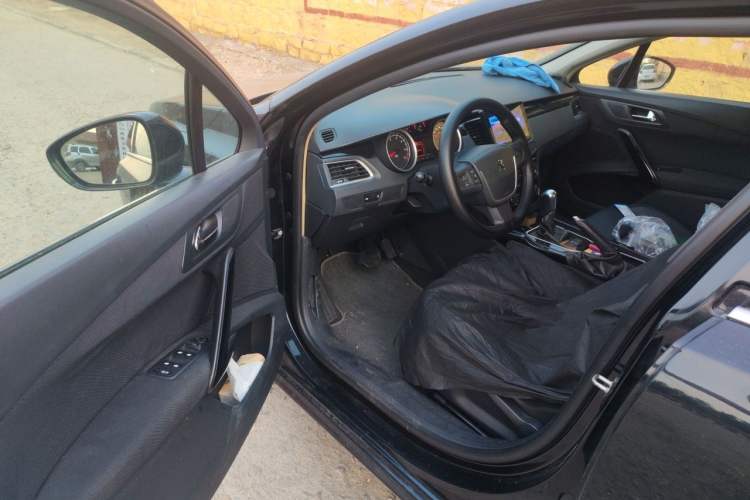 Used Peugeot 508 2013 2.0L 2nd Anniversary Edition with Automatic Sunroof – Classic Version Driver Seat