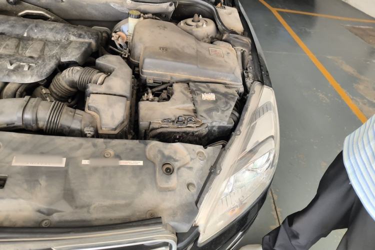 Used Peugeot 508 2013 2.0L 2nd Anniversary Edition with Automatic Sunroof – Classic Version Engine Bay Left