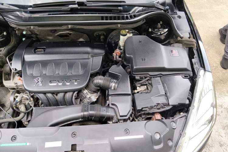 Used Peugeot 508 2013 2.0L 2nd Anniversary Edition with Automatic Sunroof – Classic Version Engine Bay Left