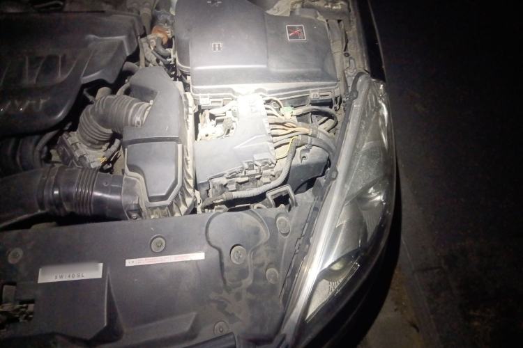 Used Peugeot 508 2013 2.0L 2nd Anniversary Edition with Automatic Sunroof – Classic Version Engine Bay Left