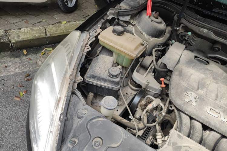 Used Peugeot 508 2013 2.0L 2nd Anniversary Edition with Automatic Sunroof – Classic Version Engine Bay Right