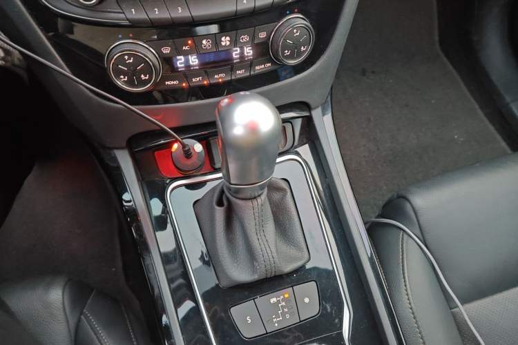 Used Peugeot 508 2013 2.0L 2nd Anniversary Edition Automatic Smart Enjoyment Version Gear Lever
