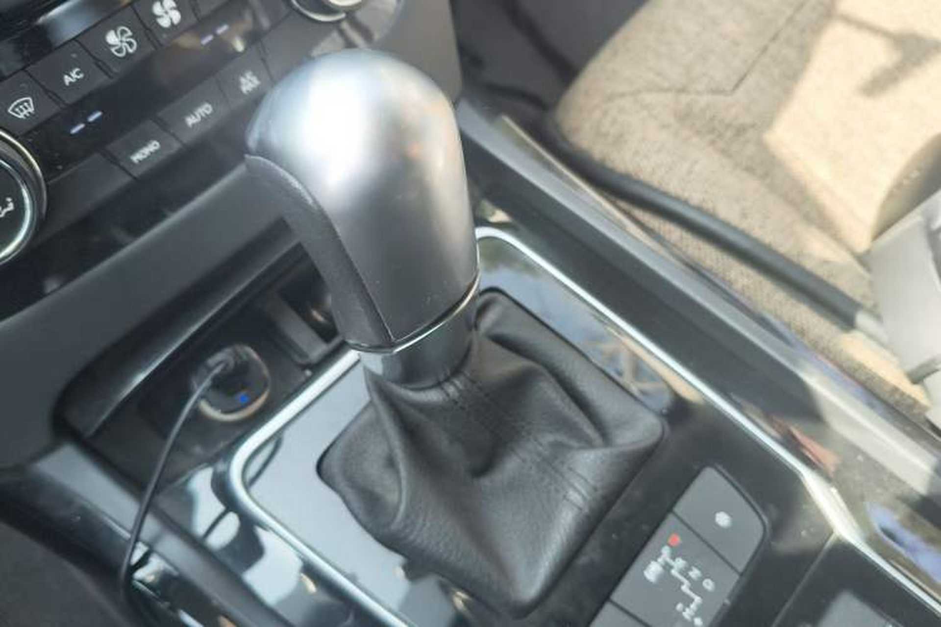 Used Peugeot 508 2013 2.0L 2nd Anniversary Edition with Automatic Sunroof – Classic Version Gear Lever