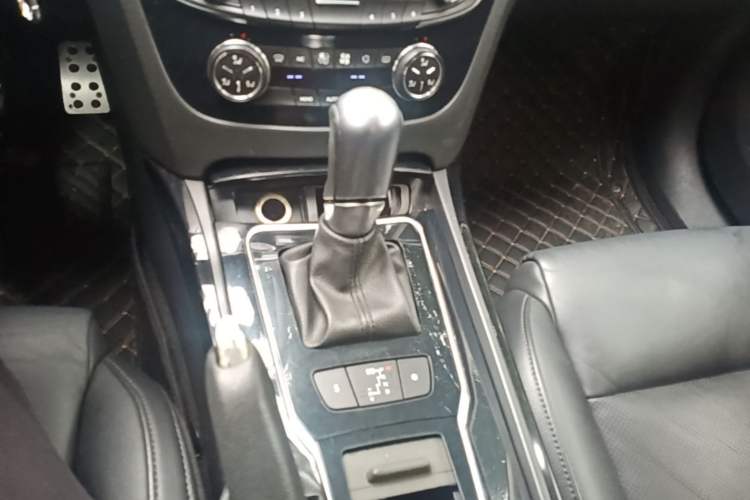 Used Peugeot 508 2013 2.0L 2nd Anniversary Edition with Automatic Sunroof – Classic Version Gear Lever