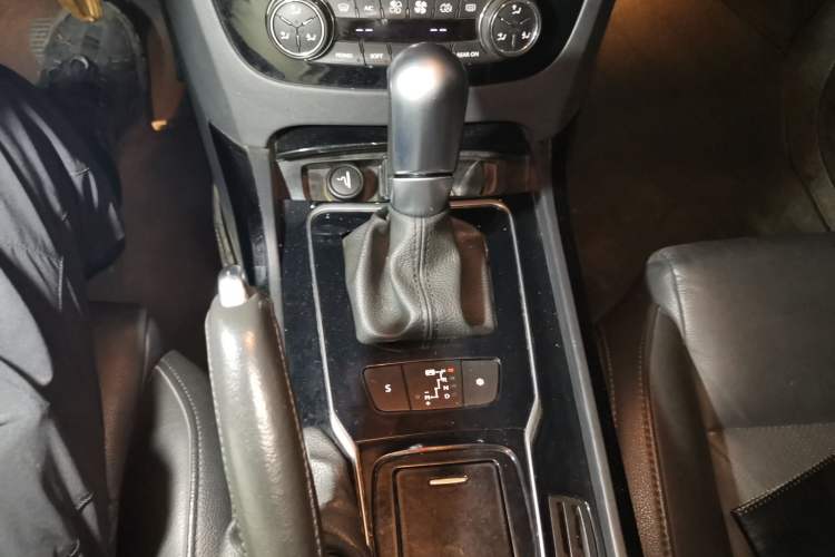Used Peugeot 508 2013 2.0L 2nd Anniversary Edition Automatic Smart Enjoyment Version Gear Lever