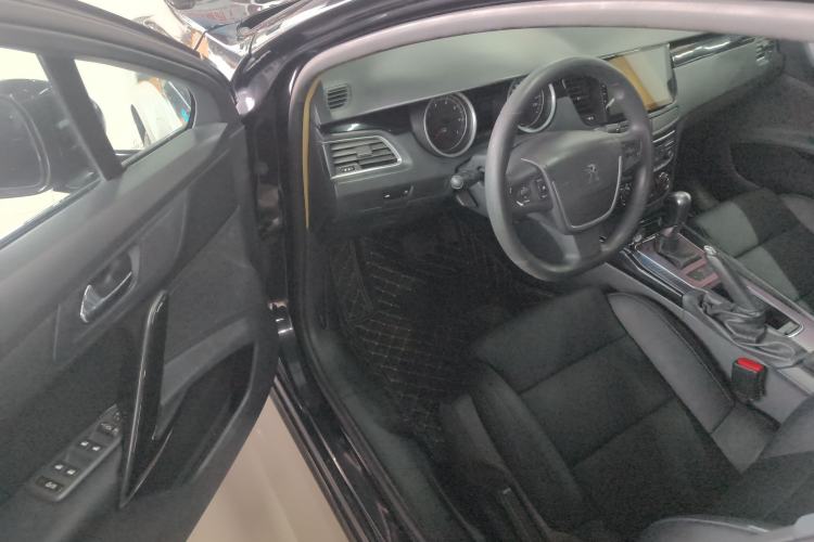 Used Peugeot 508 2013 2.0L 2nd Anniversary Edition with Automatic Sunroof – Classic Version Interior 2