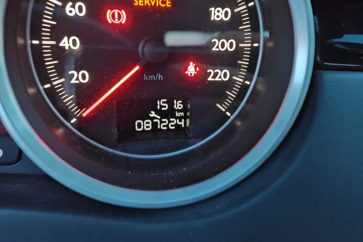 Used Peugeot 508 2013 2.0L 2nd Anniversary Edition Automatic Smart Enjoyment Version Odometer Close Up