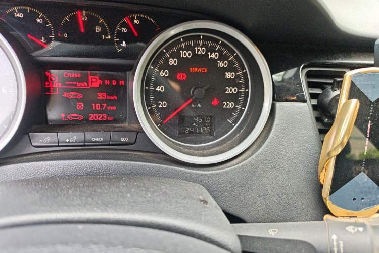Used Peugeot 508 2013 2.0L 2nd Anniversary Edition Automatic Smart Enjoyment Version Odometer Close Up