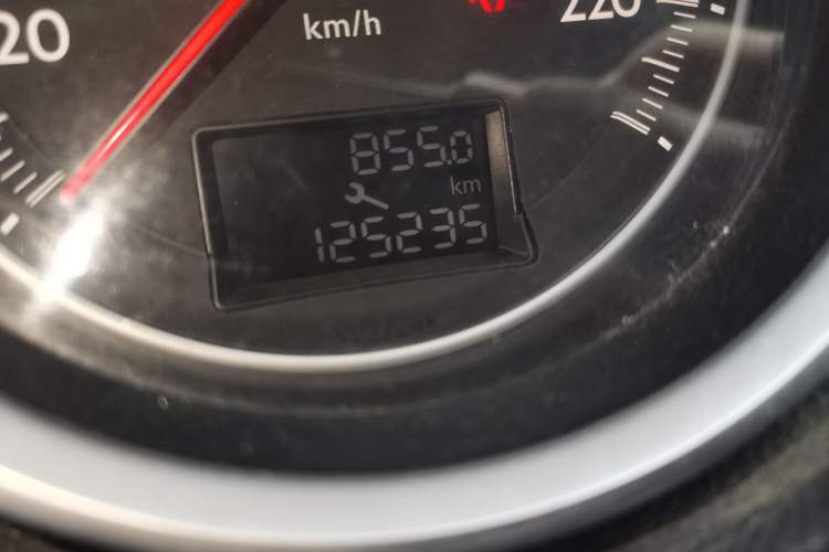 Used Peugeot 508 2013 2.0L 2nd Anniversary Edition with Automatic Sunroof – Classic Version Odometer Close Up