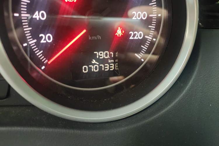 Used Peugeot 508 2013 2.0L 2nd Anniversary Edition with Automatic Sunroof – Classic Version Odometer Close Up