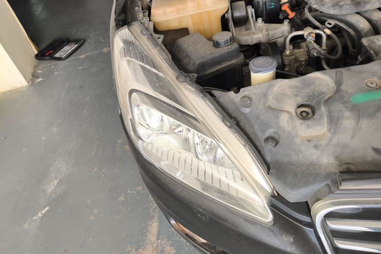 Used Peugeot 508 2013 2.0L 2nd Anniversary Edition with Automatic Sunroof – Classic Version Right Front Headlight