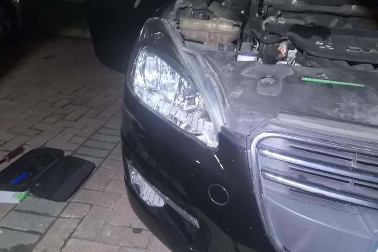 Used Peugeot 508 2013 2.0L 2nd Anniversary Edition with Automatic Sunroof – Classic Version Right Front Headlight