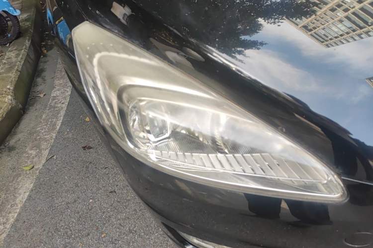 Used Peugeot 508 2013 2.0L 2nd Anniversary Edition with Automatic Sunroof – Classic Version Right Front Headlight
