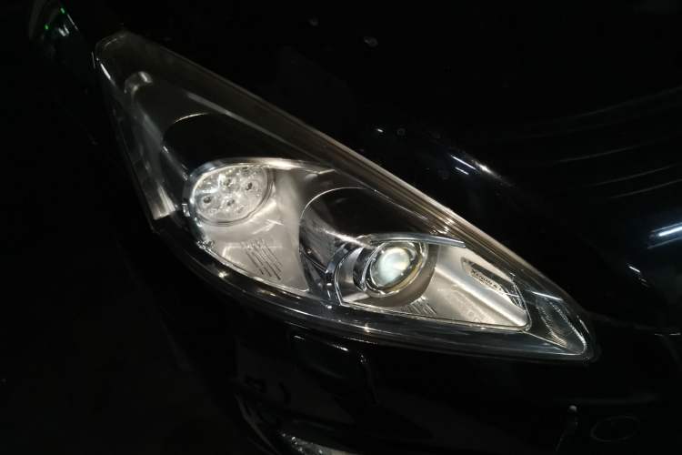 Used Peugeot 508 2013 2.0L 2nd Anniversary Edition Automatic Smart Enjoyment Version Right Front Headlight