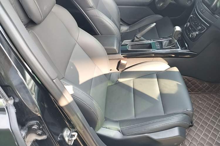 Used Peugeot 508 2013 2.0L 2nd Anniversary Edition with Automatic Sunroof – Classic Version Right Front Seat