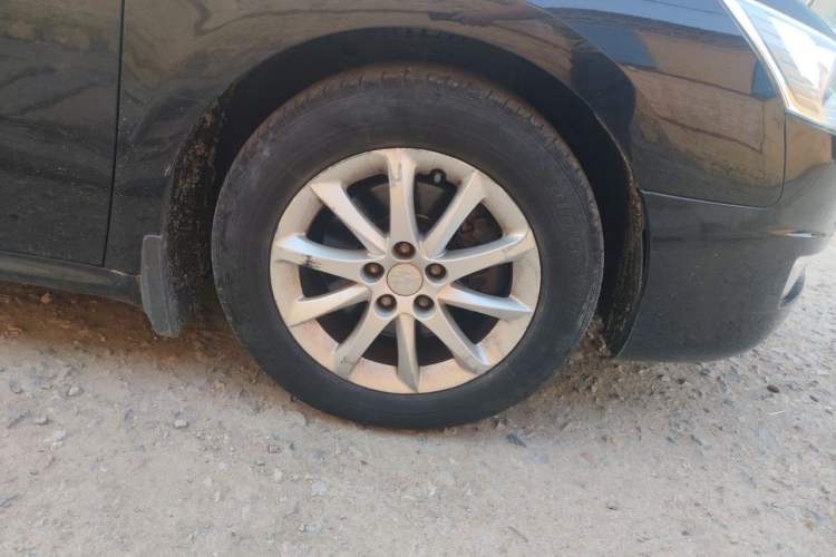 Used Peugeot 508 2013 2.0L 2nd Anniversary Edition with Automatic Sunroof – Classic Version Right Front Wheel Hub