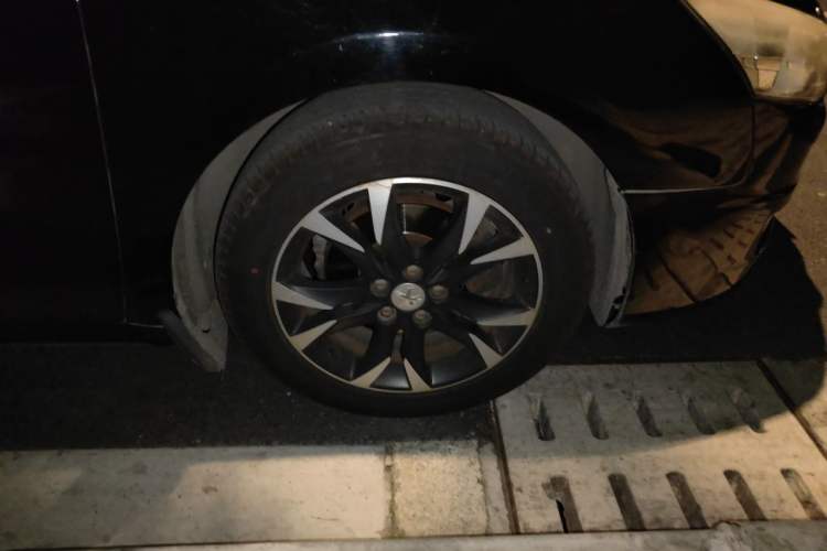 Used Peugeot 508 2013 2.0L 2nd Anniversary Edition Automatic Smart Enjoyment Version Right Front Wheel Hub