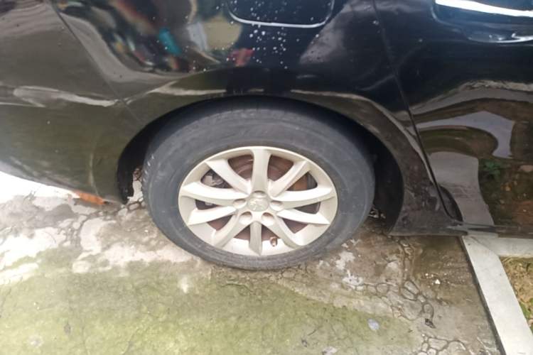 Used Peugeot 508 2013 2.0L 2nd Anniversary Edition with Automatic Sunroof – Classic Version Right Rear Wheel Hub