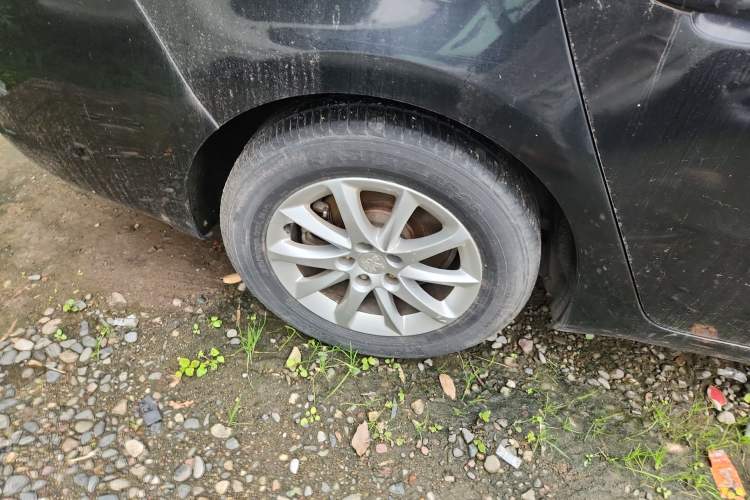 Used Peugeot 508 2013 2.0L 2nd Anniversary Edition with Automatic Sunroof – Classic Version Right Rear Wheel Hub