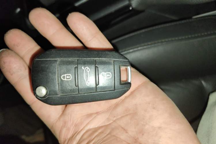Used Peugeot 508 2013 2.0L 2nd Anniversary Edition Automatic Smart Enjoyment Version Vehicle Key
