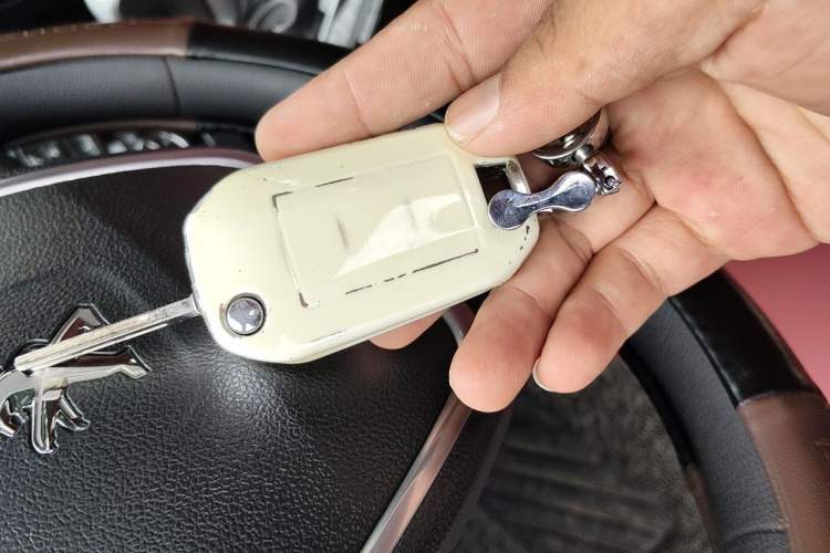 Used Peugeot 508 2013 2.0L 2nd Anniversary Edition with Automatic Sunroof – Classic Version Vehicle Key