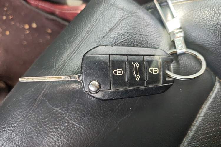 Used Peugeot 508 2013 2.0L 2nd Anniversary Edition Automatic Smart Enjoyment Version Vehicle Key