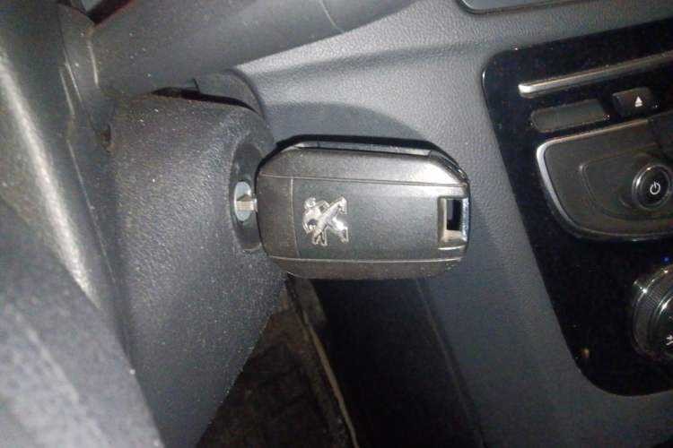 Used Peugeot 508 2013 2.0L 2nd Anniversary Edition with Automatic Sunroof – Classic Version Vehicle Key