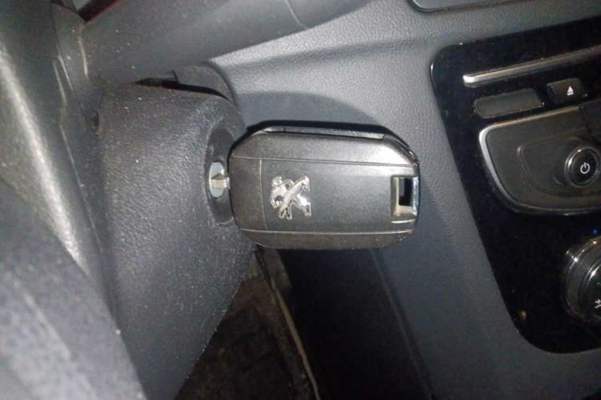 Used Peugeot 508 2013 2.0L 2nd Anniversary Edition with Automatic Sunroof – Classic Version Vehicle Key