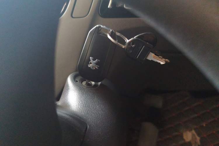 Used Peugeot 508 2013 2.0L 2nd Anniversary Edition with Automatic Sunroof – Classic Version Vehicle Key