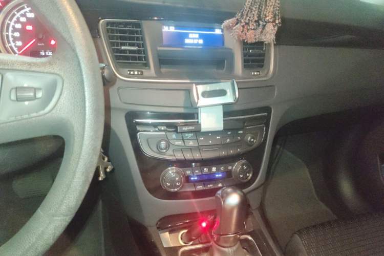 Used Peugeot 508 2013 2.0L 2nd Anniversary Edition with Automatic Sunroof – Classic Version Audio And AC Panel