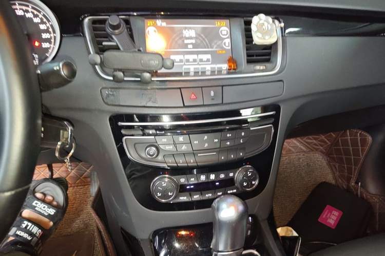 Used Peugeot 508 2013 2.0L 2nd Anniversary Edition Automatic Smart Enjoyment Version Audio And AC Panel
