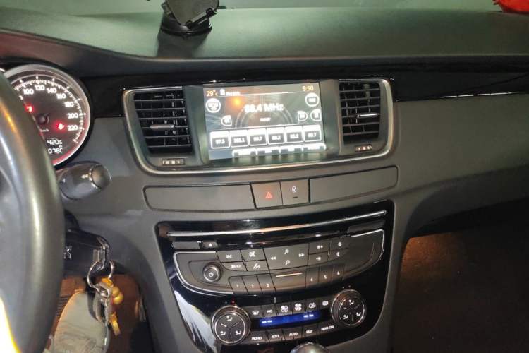 Used Peugeot 508 2013 2.0L 2nd Anniversary Edition Automatic Smart Enjoyment Version Audio And AC Panel