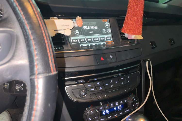 Used Peugeot 508 2013 2.0L 2nd Anniversary Edition Automatic Smart Enjoyment Version Audio And AC Panel