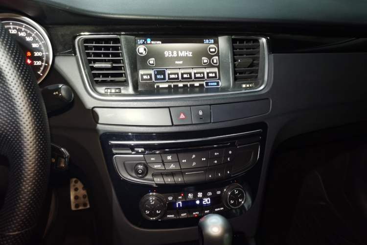 Used Peugeot 508 2013 2.0L 2nd Anniversary Edition Automatic Smart Enjoyment Version Audio And AC Panel