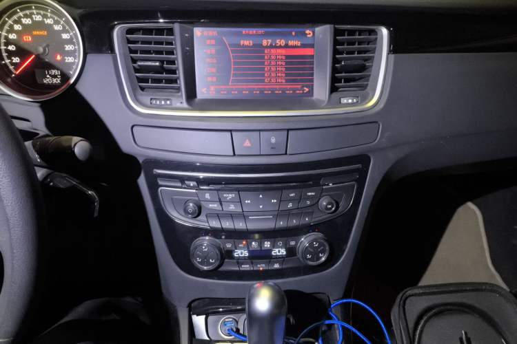Used Peugeot 508 2013 2.0L 2nd Anniversary Edition with Automatic Sunroof – Classic Version Audio And AC Panel