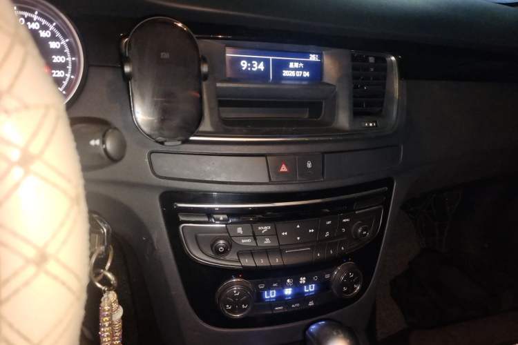 Used Peugeot 508 2013 2.0L 2nd Anniversary Edition with Automatic Sunroof – Classic Version Audio And AC Panel