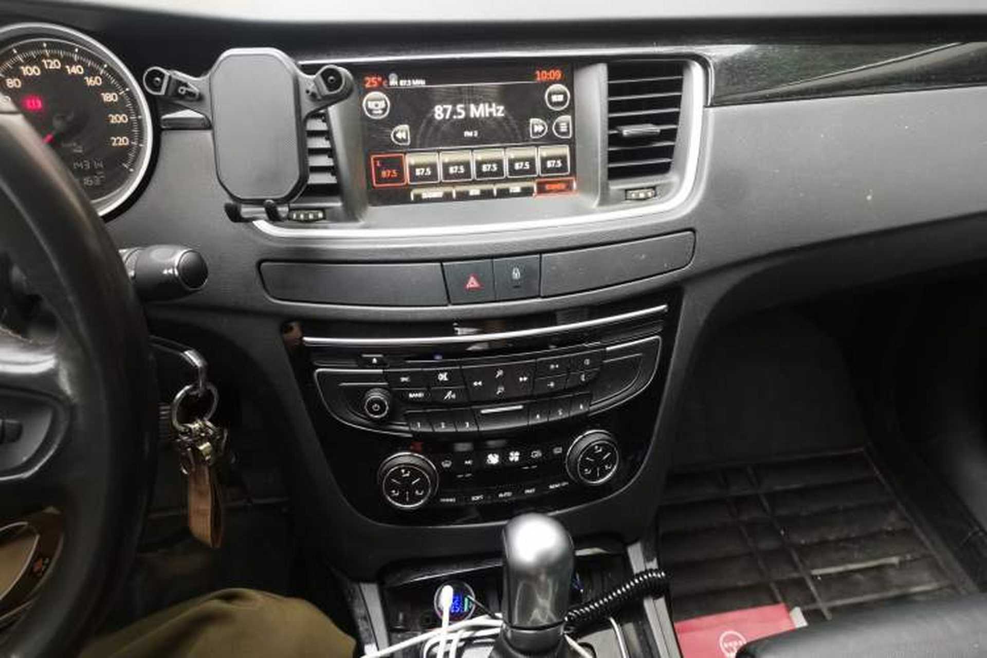 Used Peugeot 508 2013 2.0L 2nd Anniversary Edition Automatic Smart Enjoyment Version Audio And AC Panel