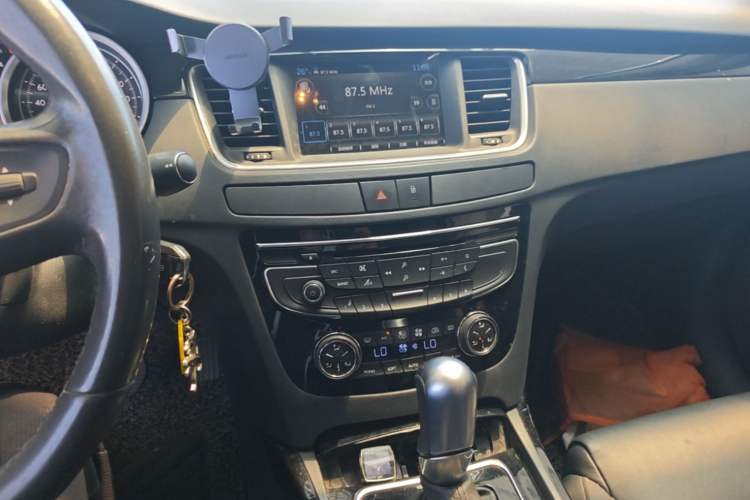 Used Peugeot 508 2013 2.0L 2nd Anniversary Edition Automatic Smart Enjoyment Version Audio And AC Panel