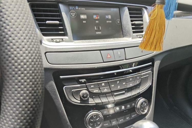 Used Peugeot 508 2013 2.0L 2nd Anniversary Edition Automatic Smart Enjoyment Version Audio And AC Panel