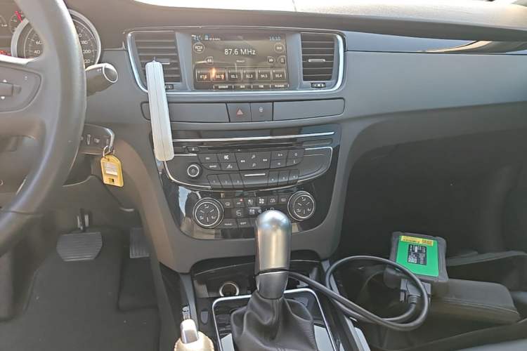 Used Peugeot 508 2013 2.0L 2nd Anniversary Edition Automatic Smart Enjoyment Version Audio And AC Panel